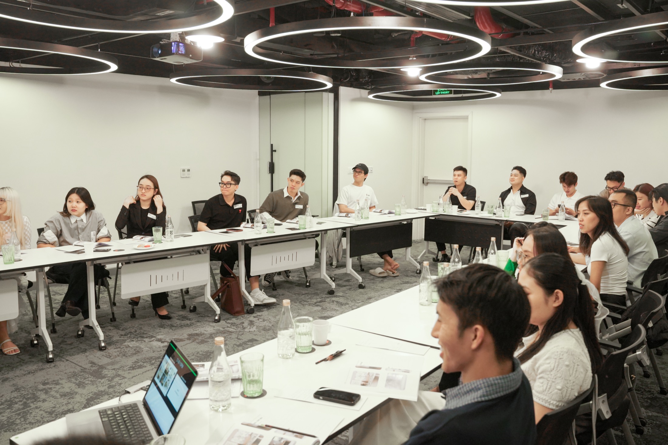 Workshop DISC với học viên trong phòng đào tạo